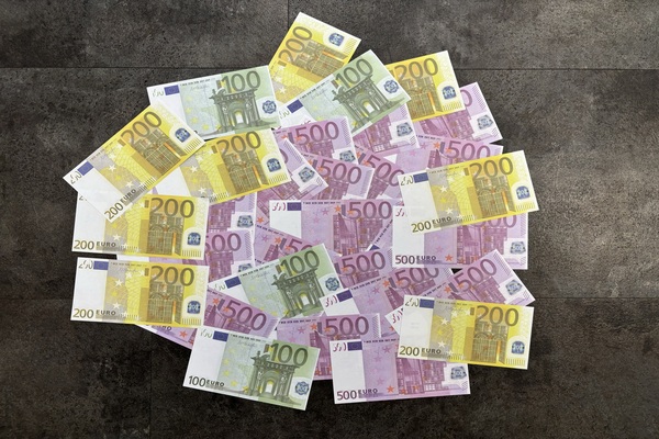 Alles wat u moet weten over 6000 euro lenen: Tips en advies